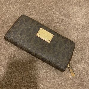 Michael kors wallet